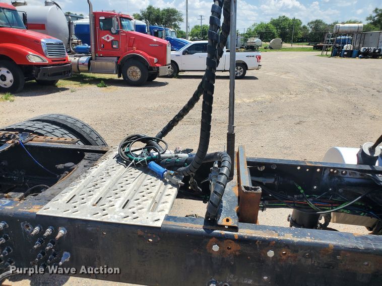 image for item HK9109 2008 Mack CHU semi truck