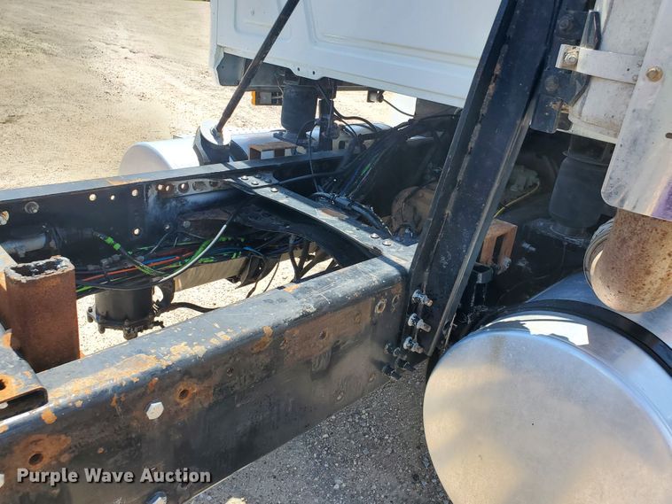 image for item HK9109 2008 Mack CHU semi truck