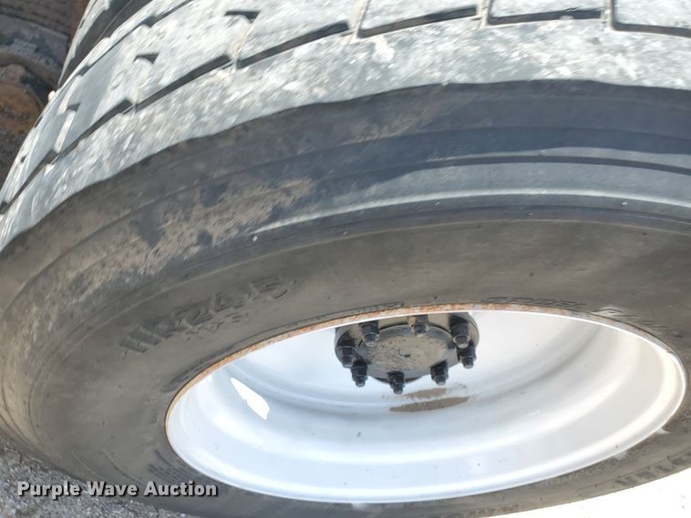 image for item HK9109 2008 Mack CHU semi truck