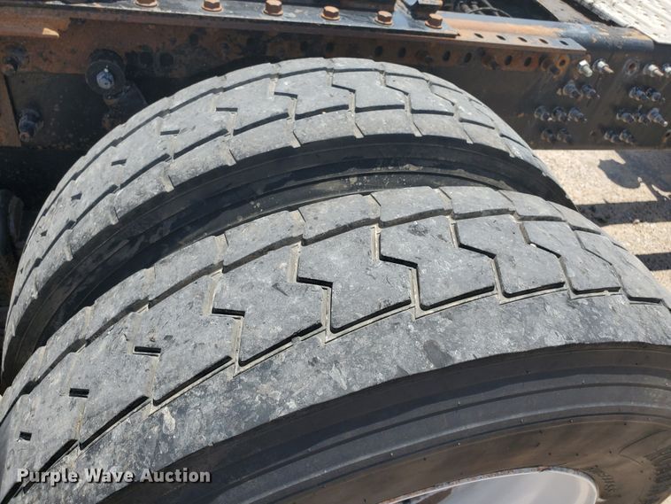 image for item HK9109 2008 Mack CHU semi truck