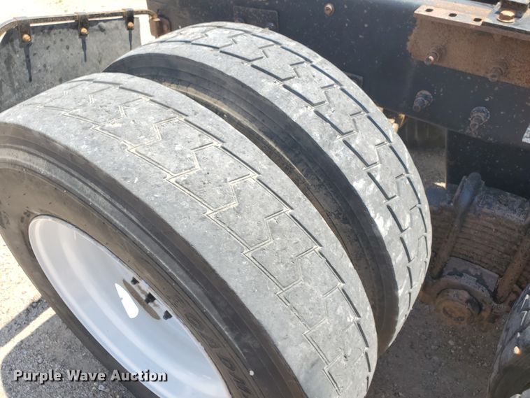 image for item HK9109 2008 Mack CHU semi truck