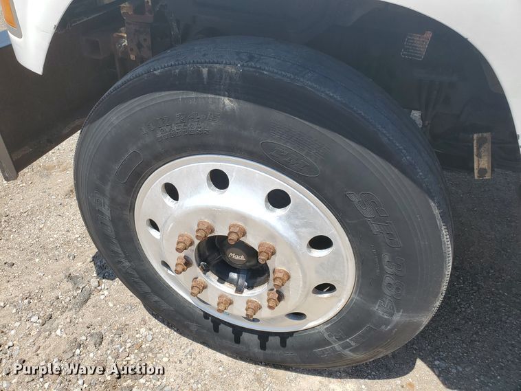 image for item HK9109 2008 Mack CHU semi truck