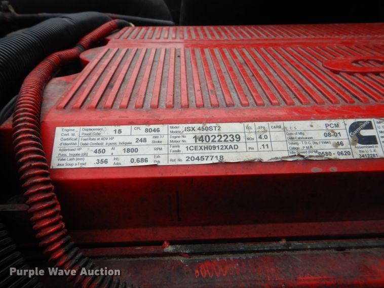 image for item HM9601 2002 Volvo VN  semi truck