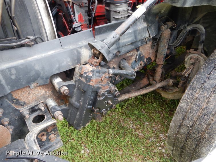 image for item HM9601 2002 Volvo VN  semi truck