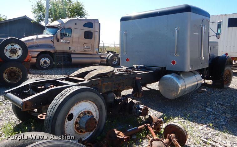 image for item HM9604 1985 Peterbilt 359  Semi truck