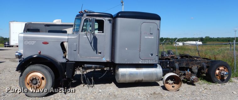image for item HM9604 1985 Peterbilt 359  Semi truck