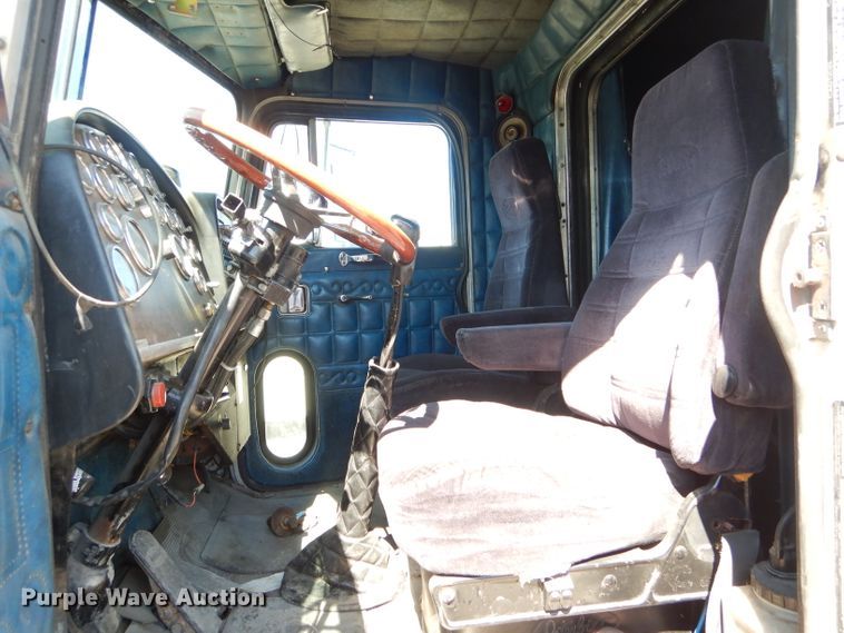 image for item HM9604 1985 Peterbilt 359  Semi truck