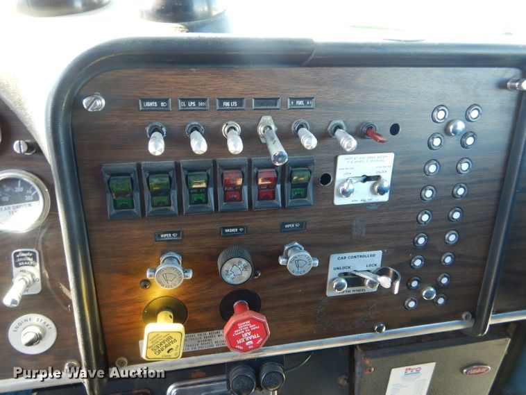 image for item HM9604 1985 Peterbilt 359  Semi truck