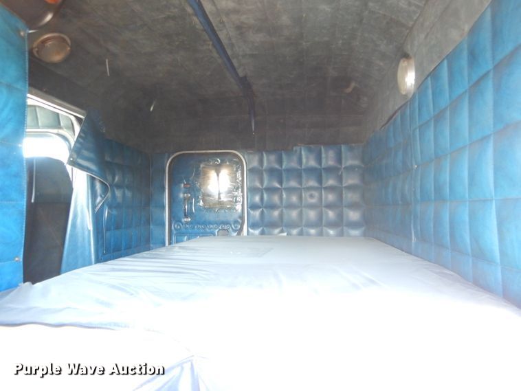 image for item HM9604 1985 Peterbilt 359  Semi truck