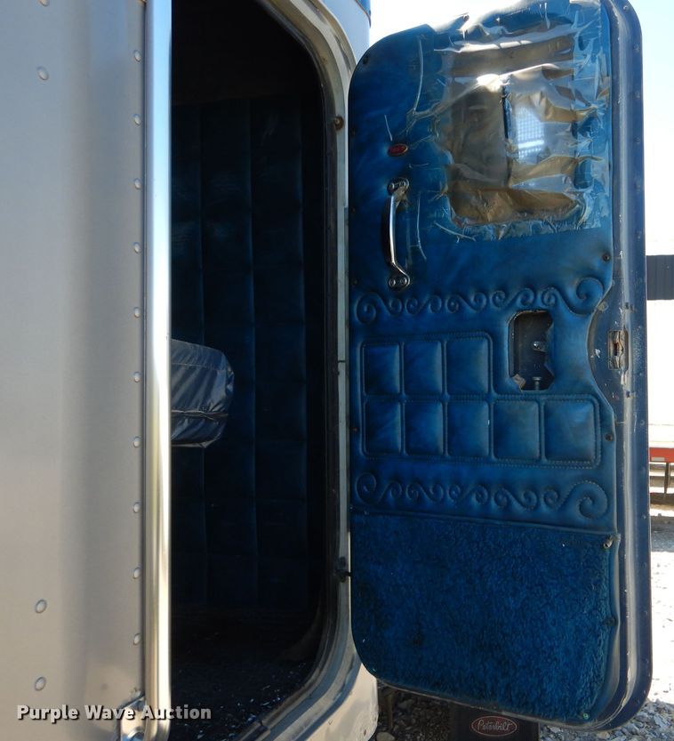 image for item HM9604 1985 Peterbilt 359  Semi truck