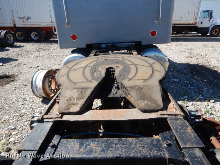 image for item HM9604 1985 Peterbilt 359  Semi truck