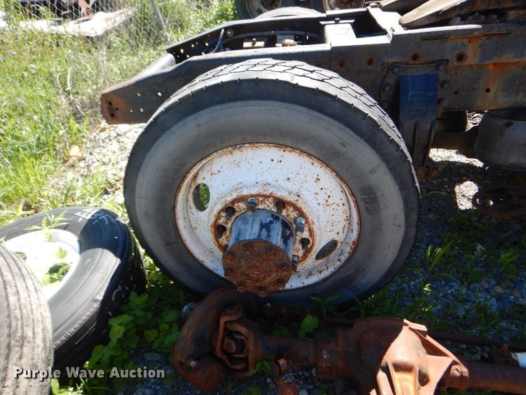 image for item HM9604 1985 Peterbilt 359  Semi truck