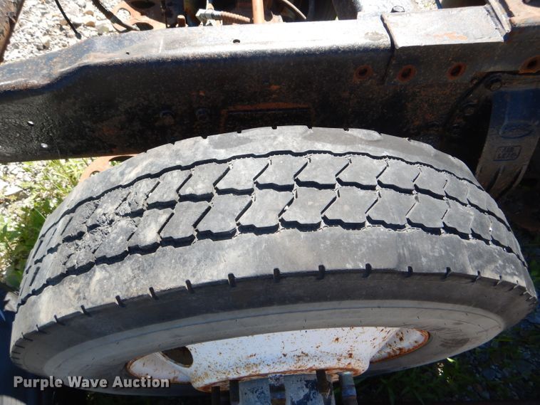 image for item HM9604 1985 Peterbilt 359  Semi truck