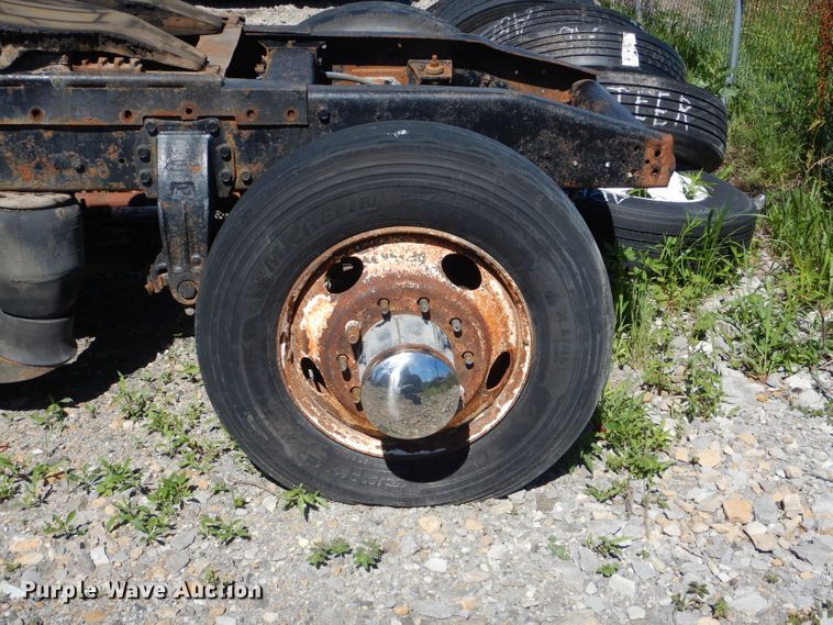 image for item HM9604 1985 Peterbilt 359  Semi truck