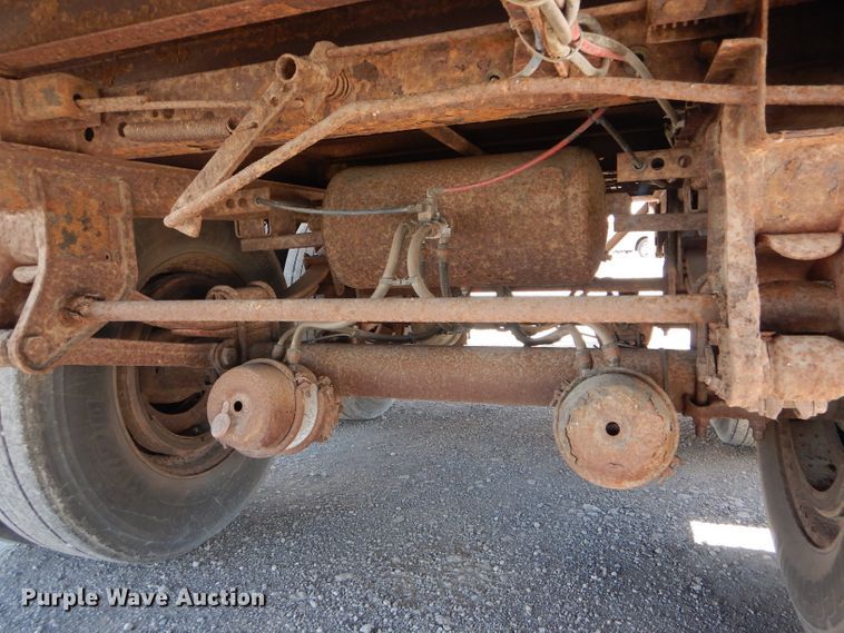 image for item HM9605 2000 Wabash dry van trailer