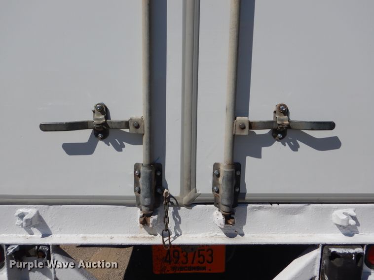 image for item HM9605 2000 Wabash dry van trailer