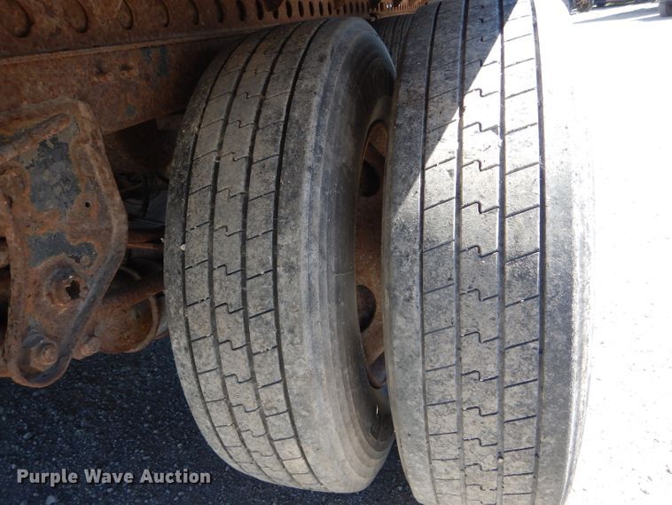 image for item HM9605 2000 Wabash dry van trailer