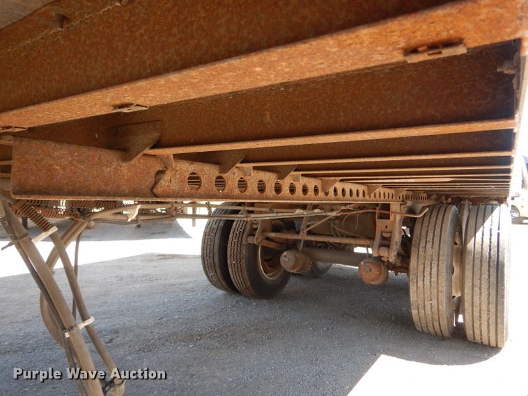 image for item HM9606 2004 Wabash dry van trailer