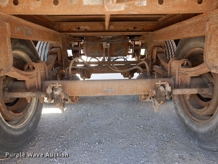 image for item HM9606 2004 Wabash dry van trailer