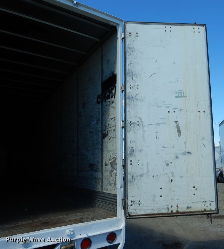 image for item HM9606 2004 Wabash dry van trailer