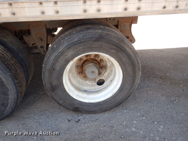 image for item HM9606 2004 Wabash dry van trailer