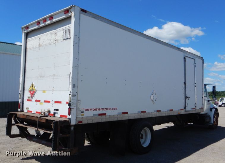image for item HM9608 2005 International 4300  box truck