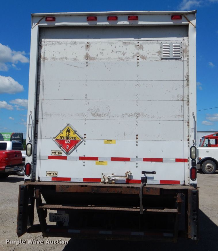 image for item HM9608 2005 International 4300  box truck