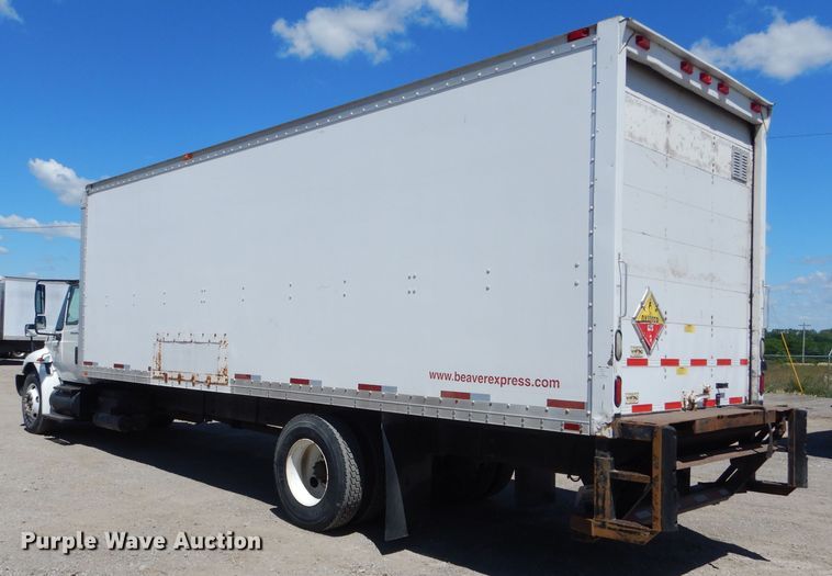 image for item HM9608 2005 International 4300  box truck