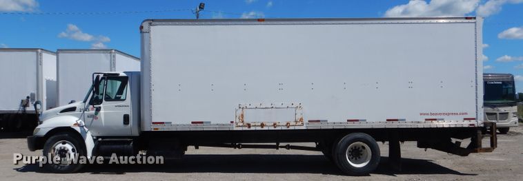image for item HM9608 2005 International 4300  box truck