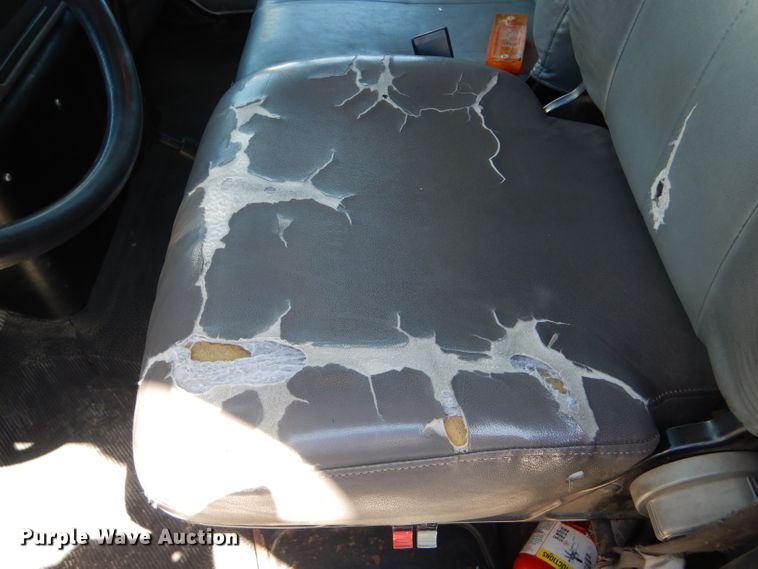 image for item HM9608 2005 International 4300  box truck