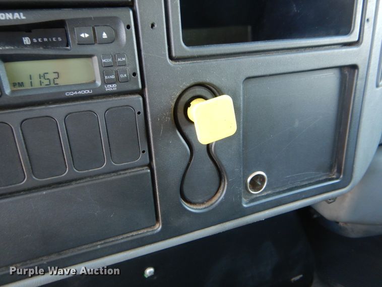 image for item HM9608 2005 International 4300  box truck