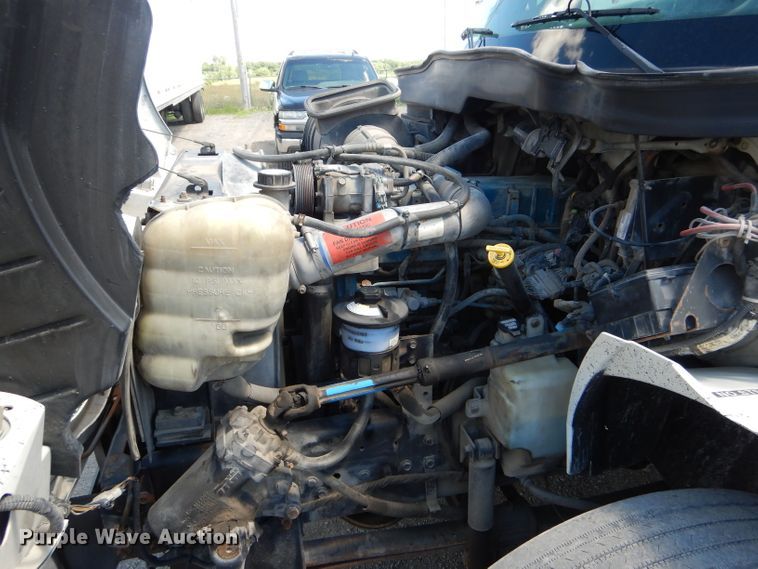 image for item HM9608 2005 International 4300  box truck