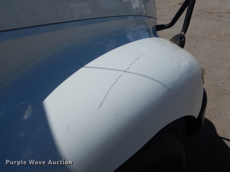 image for item HM9608 2005 International 4300  box truck