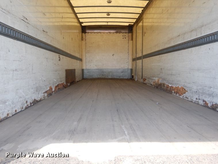 image for item HM9608 2005 International 4300  box truck