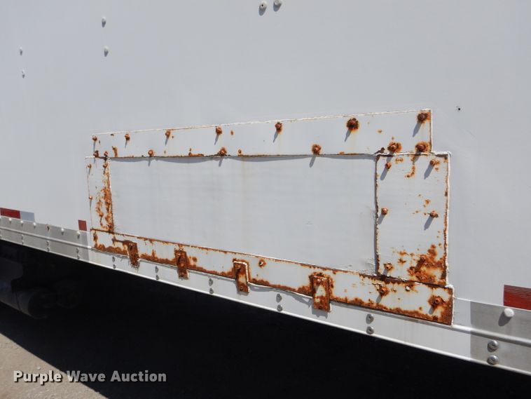 image for item HM9608 2005 International 4300  box truck