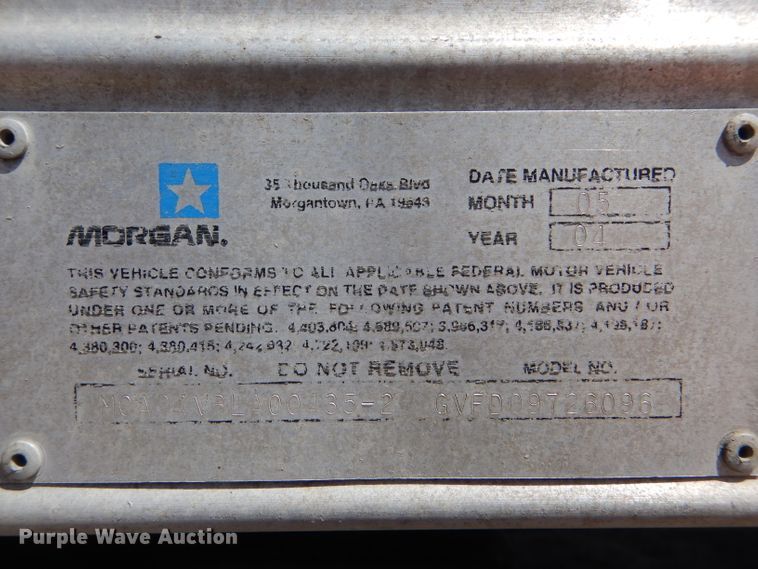 image for item HM9608 2005 International 4300  box truck