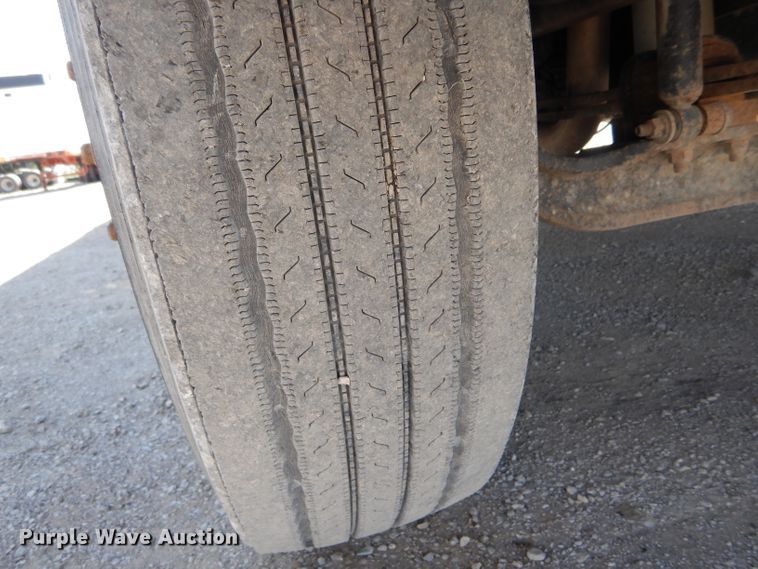 image for item HM9608 2005 International 4300  box truck