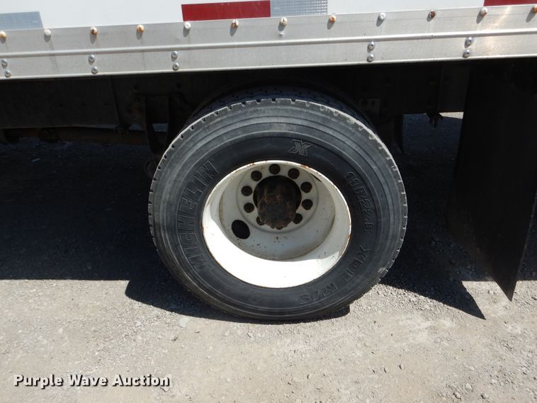 image for item HM9608 2005 International 4300  box truck