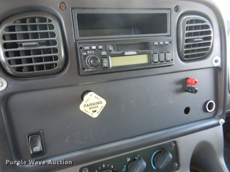 image for item HM9609 2006 Freightliner Business Class M2  box truck