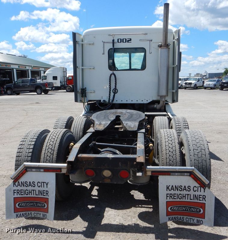 image for item HM9610 2000 Freightliner Century Class  semi truck