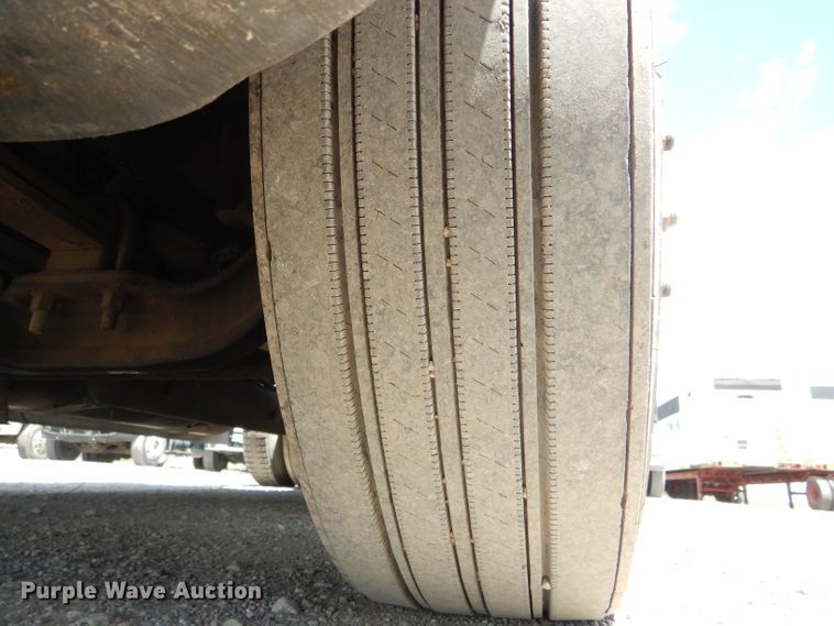 image for item HM9610 2000 Freightliner Century Class  semi truck