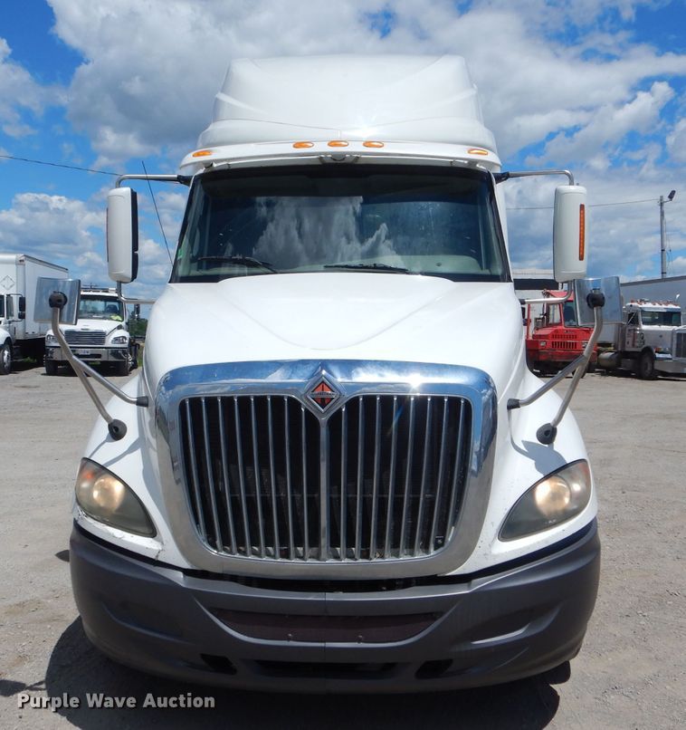 image for item HM9611 2011 International ProStar Premium  semi truck