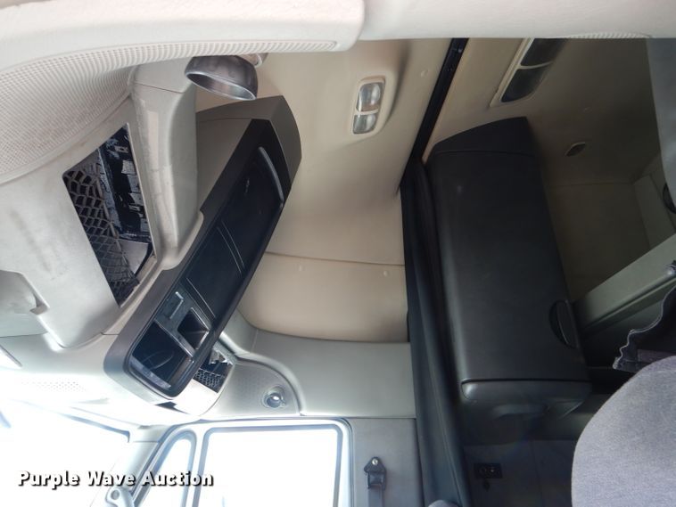 image for item HM9611 2011 International ProStar Premium  semi truck