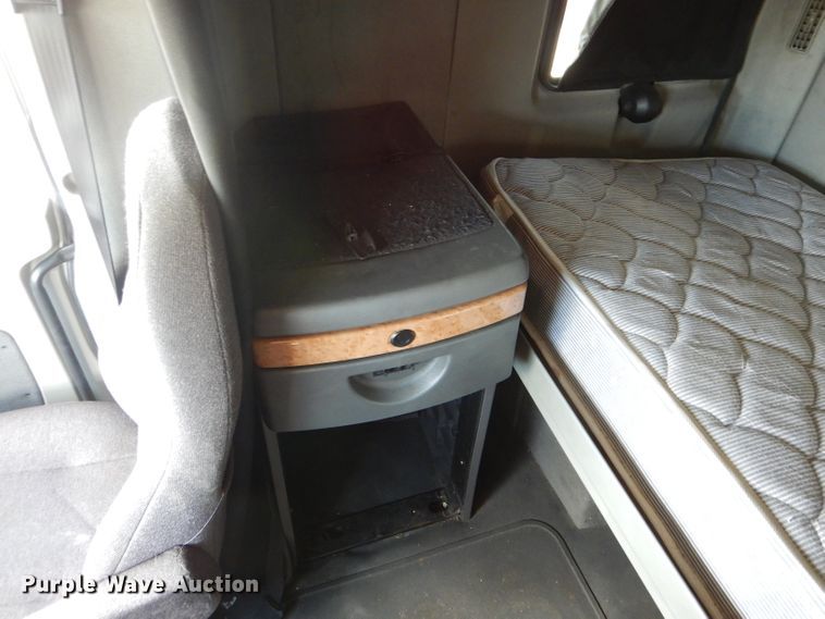 image for item HM9611 2011 International ProStar Premium  semi truck