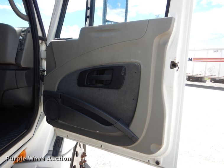 image for item HM9611 2011 International ProStar Premium  semi truck