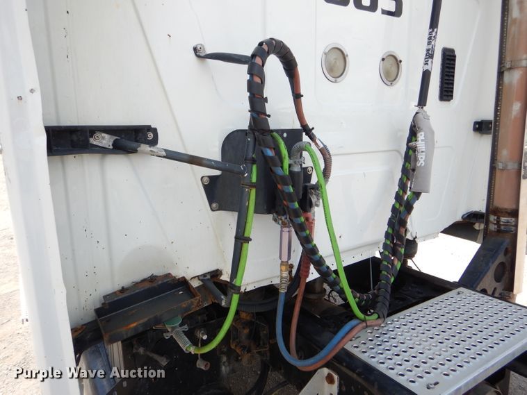 image for item HM9611 2011 International ProStar Premium  semi truck