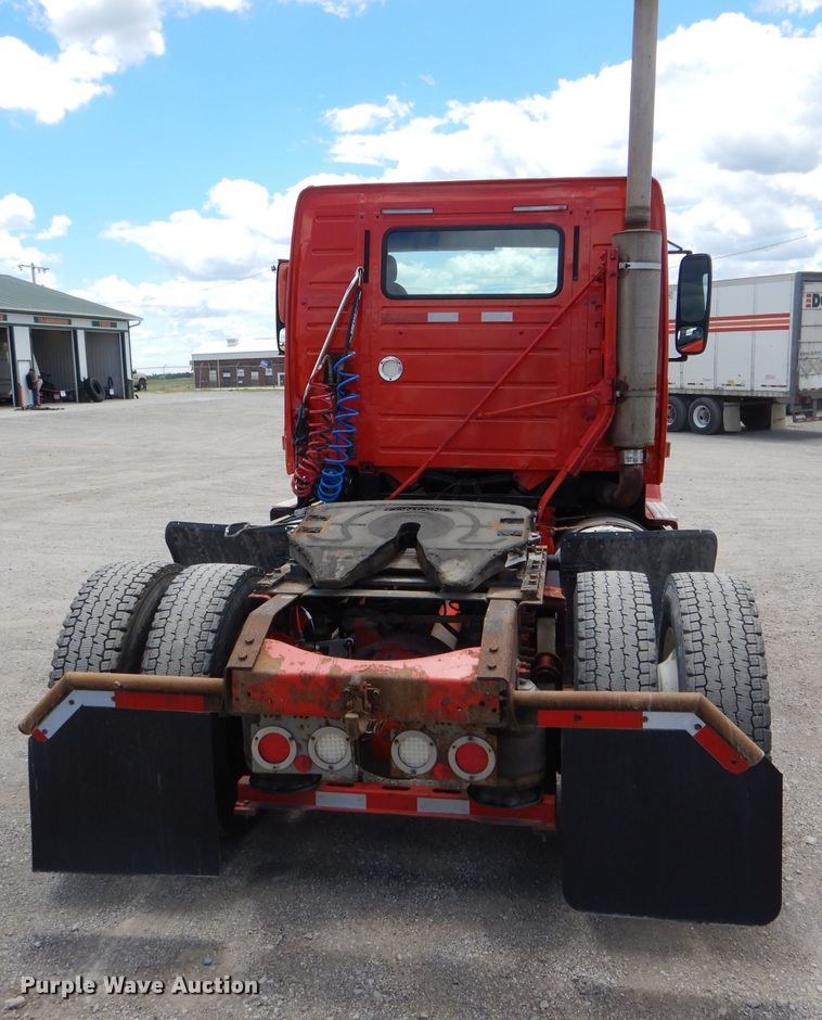 image for item HM9612 1998 Volvo VN  semi truck