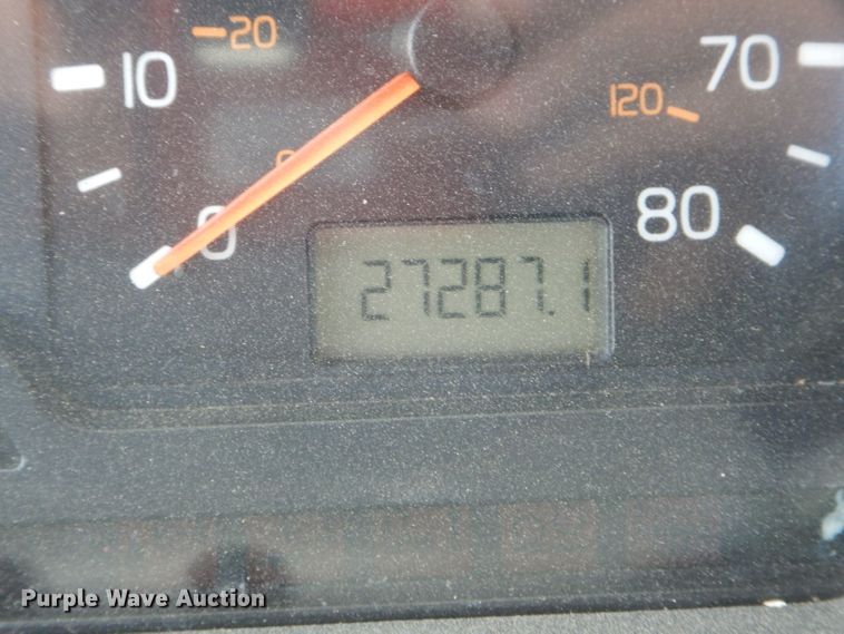 image for item HM9612 1998 Volvo VN  semi truck