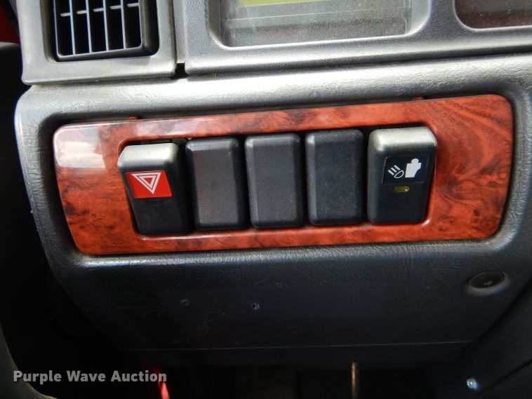 image for item HM9612 1998 Volvo VN  semi truck