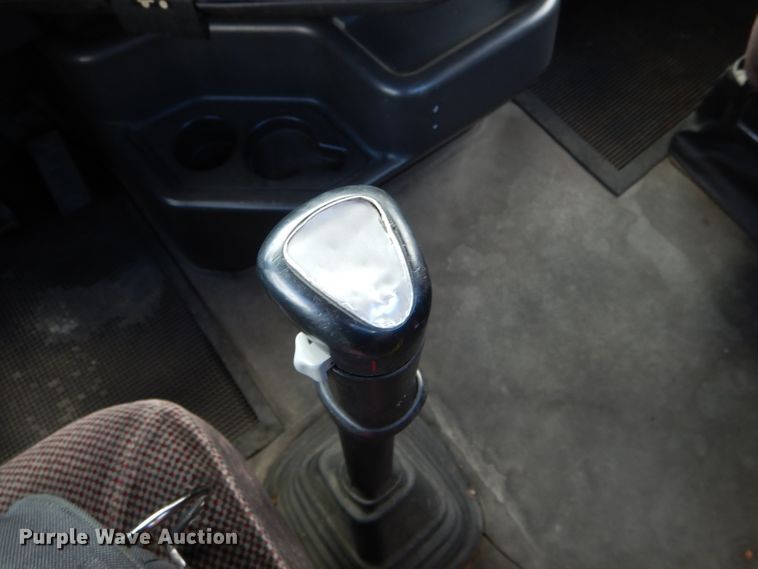 image for item HM9612 1998 Volvo VN  semi truck